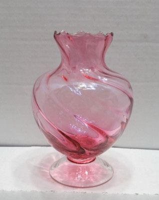Vintage Applied Clear Foot Cranberry Art Optic Glass Swirl Vase 7.5  Mint
