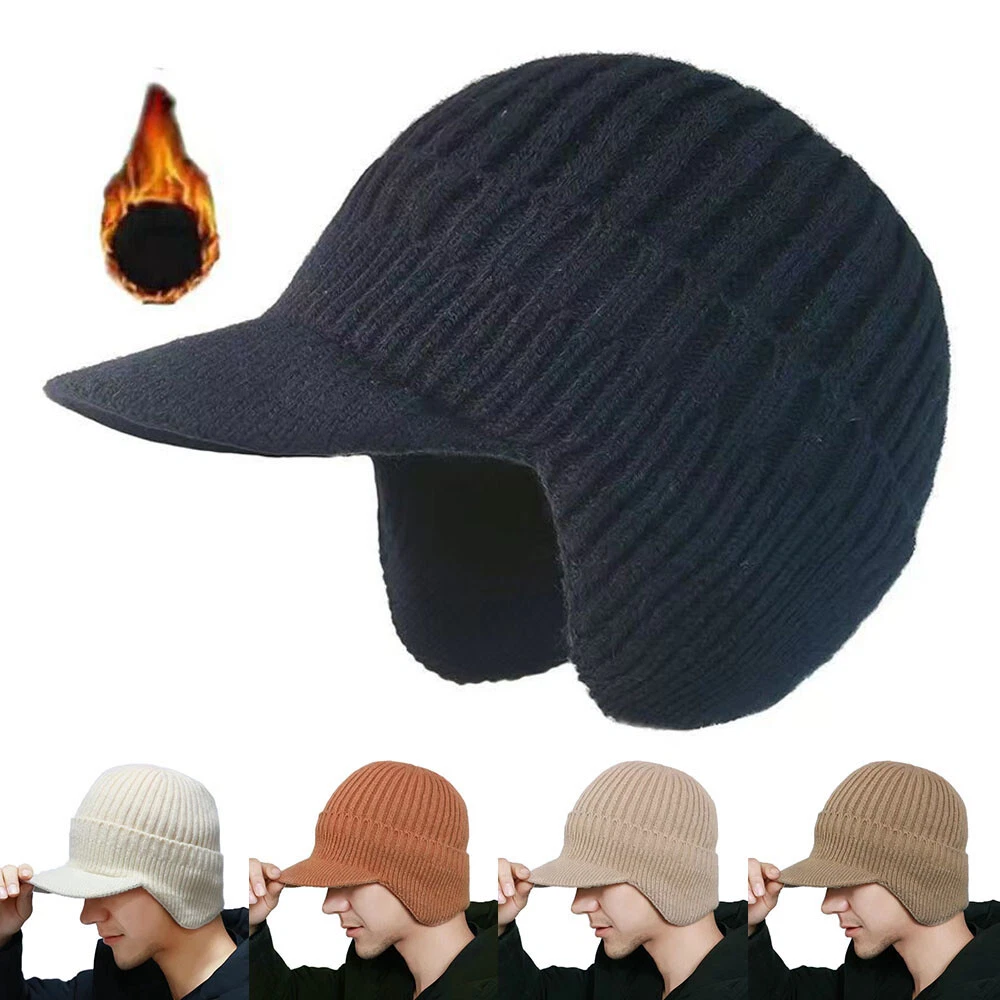 CAPPELLO CON ORECCHIE DECORATIVE