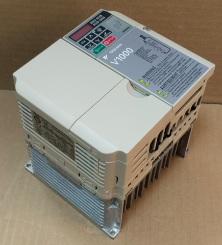 CIMR-VC4A0011BAA YASKAWA V1000 VFD 5.5KW/4KW 440V MADE IN JAPAN - Afbeelding 1 van 8