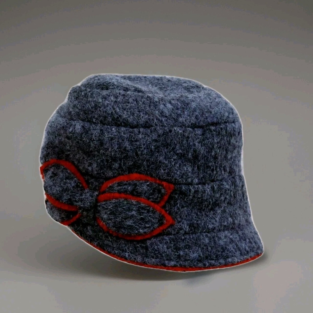 UN/BRANDED Cappello Donna In Lana Cotta Grigio STUPIDA Fiocco