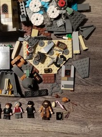 LEGO Harry Potter Hogwarts Castle & 8 Minifigures Set Missing parts Please View 