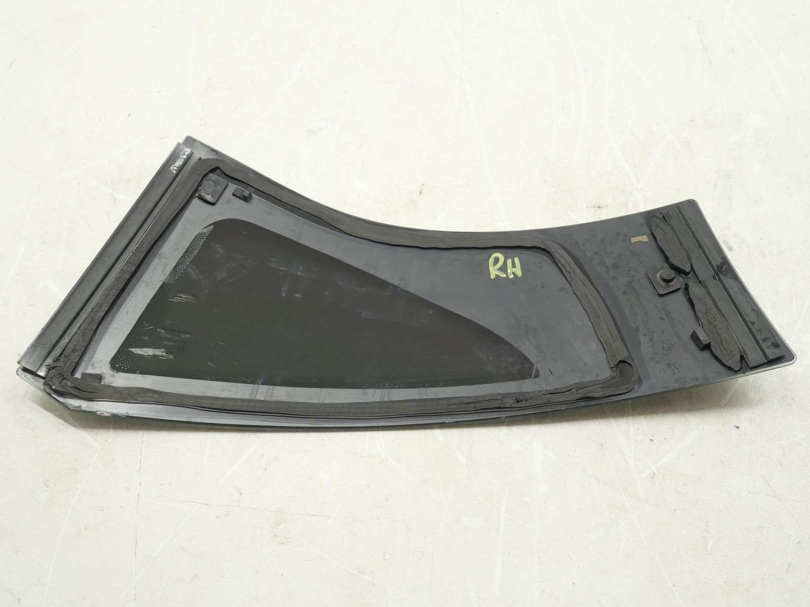 Used Rear Passenger Right Quarter Glass Window RH 2016-2021 McLaren 570S OEM