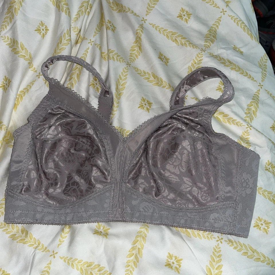 Playtex 18 Hour Ultimate Comfort Strap Full-Figure Wireless Bra 4693 40C Gray - Image 2 of 2