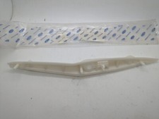 NEW Genuine Ford Focus MK1 Front Bumper RH Mounting Bracket 1226308