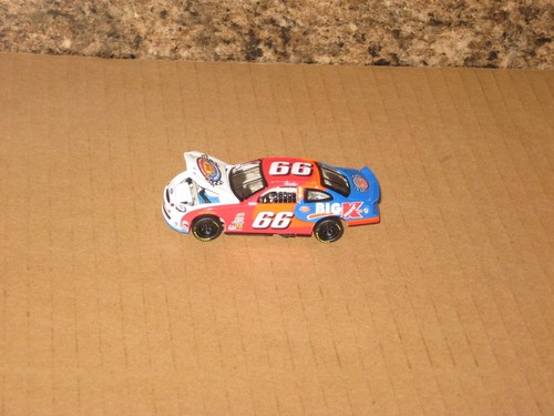 2000 Hot Wheels Racing Crews Choice 1:64 Darrell Waltrip Rout 66 K Mart Taurus