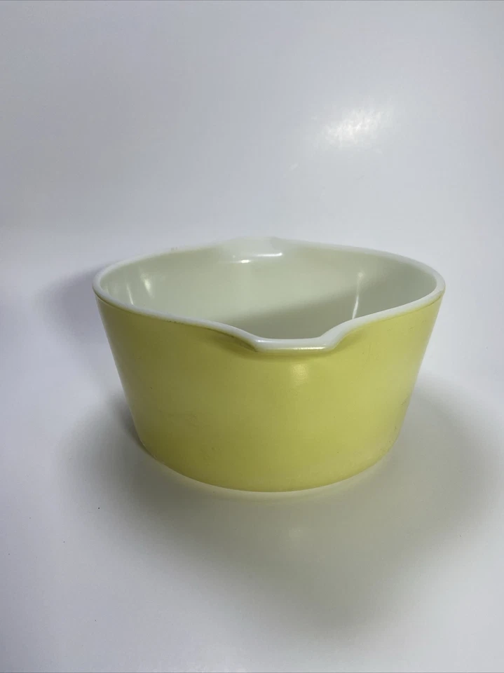 Pyrex Yellow #473 1 Qt Bowl Vintage Classic Kitchenware - Image 4 of 4