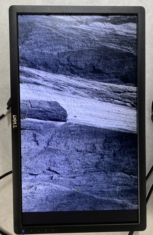 Dual(2) Dell 08VVND P2012Ht 20" Widescreen 1600x900 60Hz LED backlit LCD Monitor - Image 3 of 4