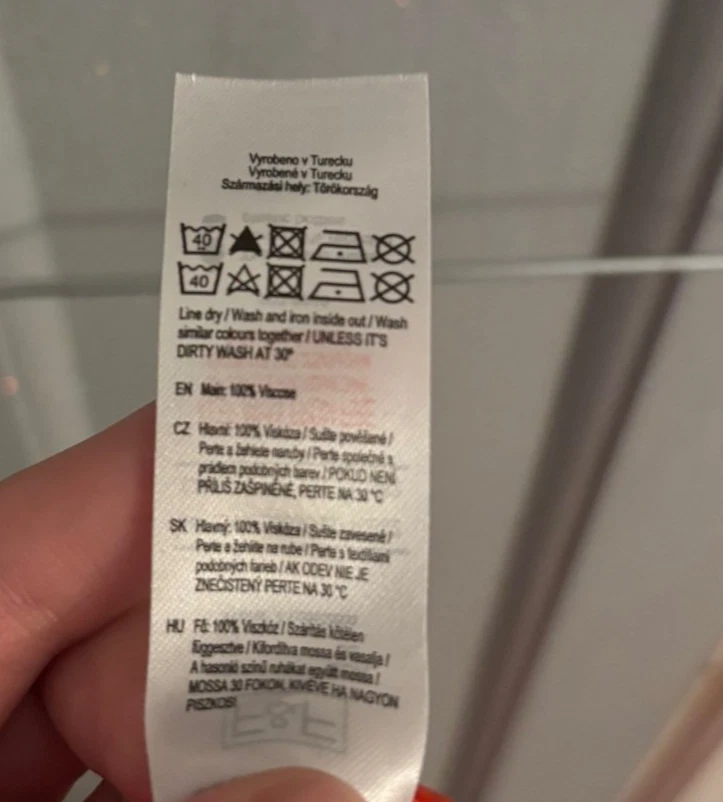 F&F Red Floral Midi Skirt UK 10 – Daisy Print Viscose – Elastic Waist - Image 3 of 4