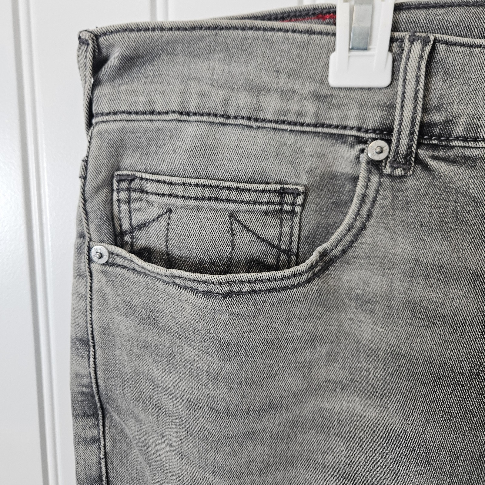 True Religion Geno Relaxed Slim Jeans Men's Size 36 X 32 Gray With Stretch thumbnail 4