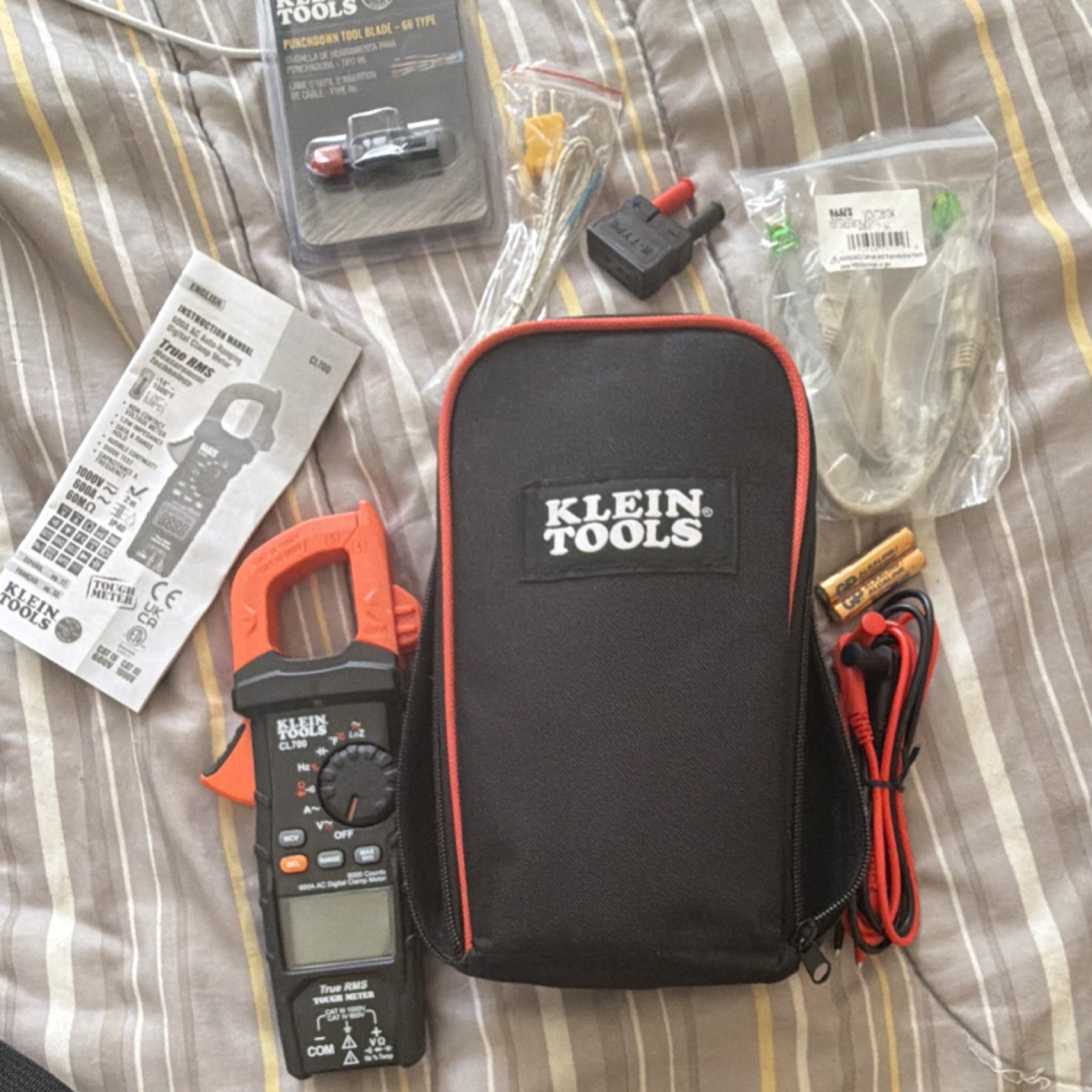 Klein Tools CL700 True RMS 600A Digital Clamp Meter Multimet