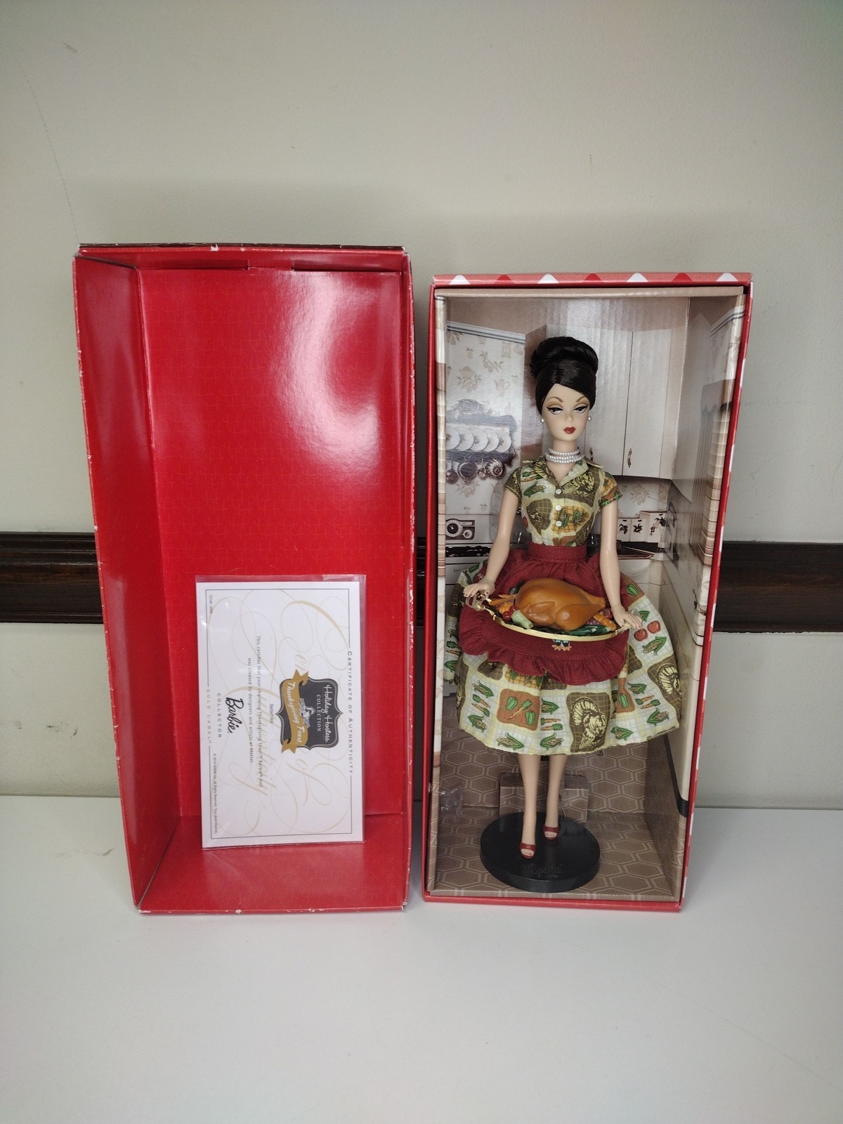 Thanksgiving Feast Barbie Holiday Hostess Collection 2010 Pre Owned 🦃🍽️ 