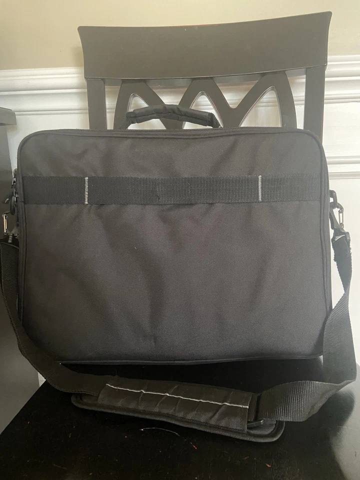 Case Logic 黑色 便携式电脑包 带衬垫肩带 — 第 4/4 张图片