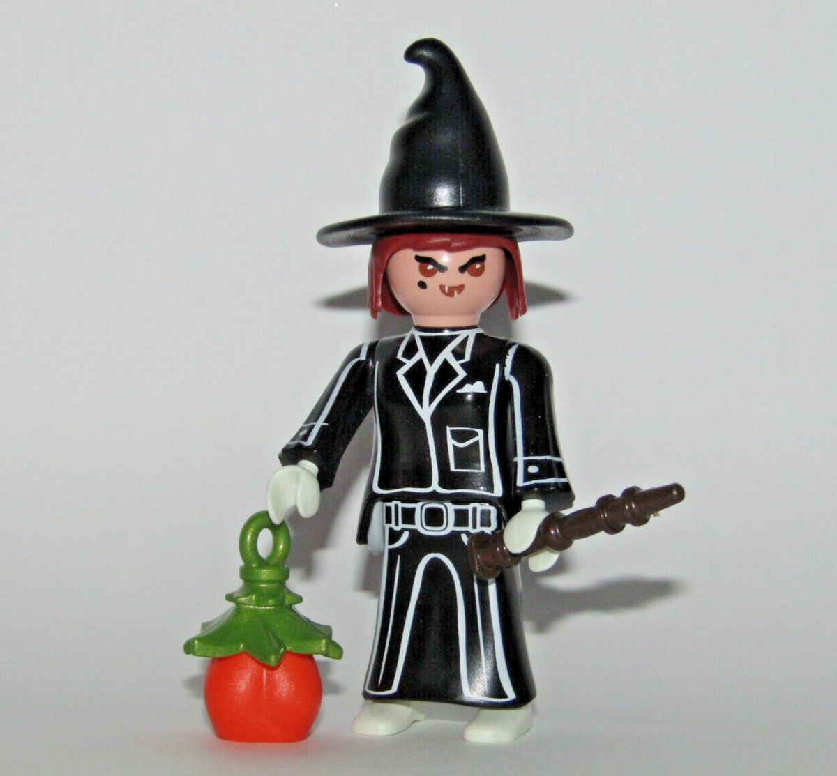 Playmobil Evil Witch Maleficent w/ black hat, pumpkin lamp and magic wand  c12