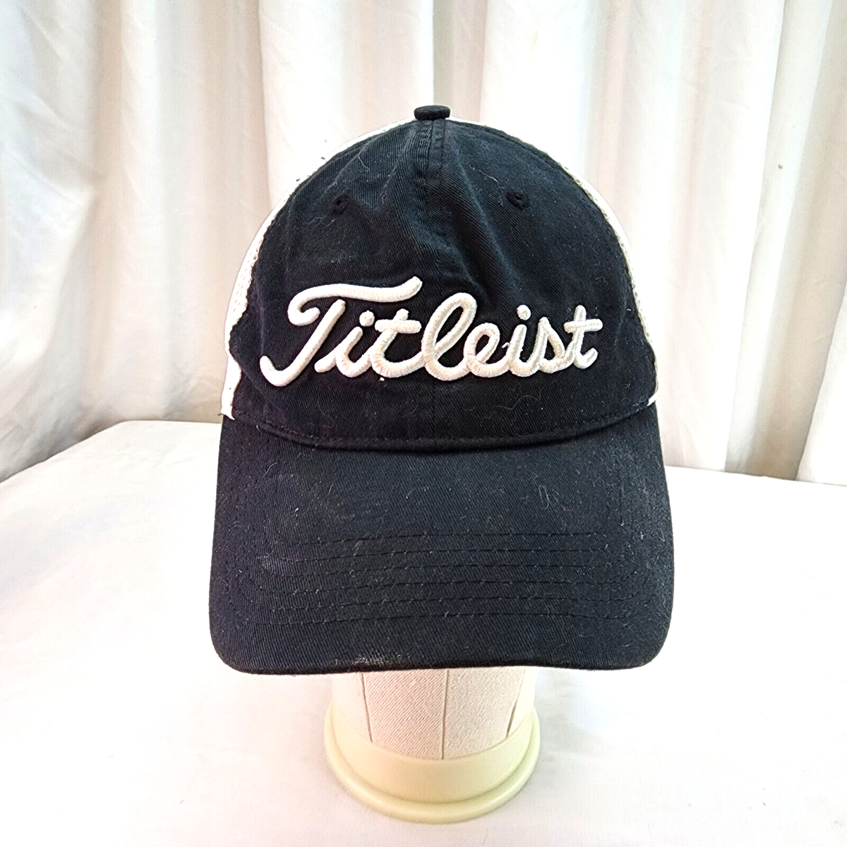 Titleist Black White Buckle Strap Mesh Golf Hat Adjustable trucker