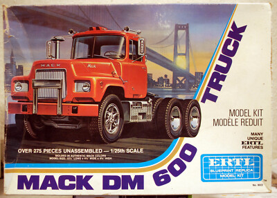 AMT Ertl 8022 Mack DM 600 1:25 Modellbausatz sehr selten