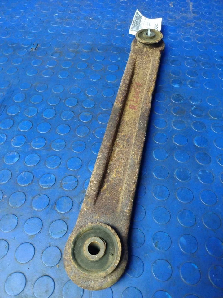 Brazo de control inferior trasero derecho o derecho Ford Crown Victoria 1998-2011 EM 8W1Z5A649A Foto 4 de 4