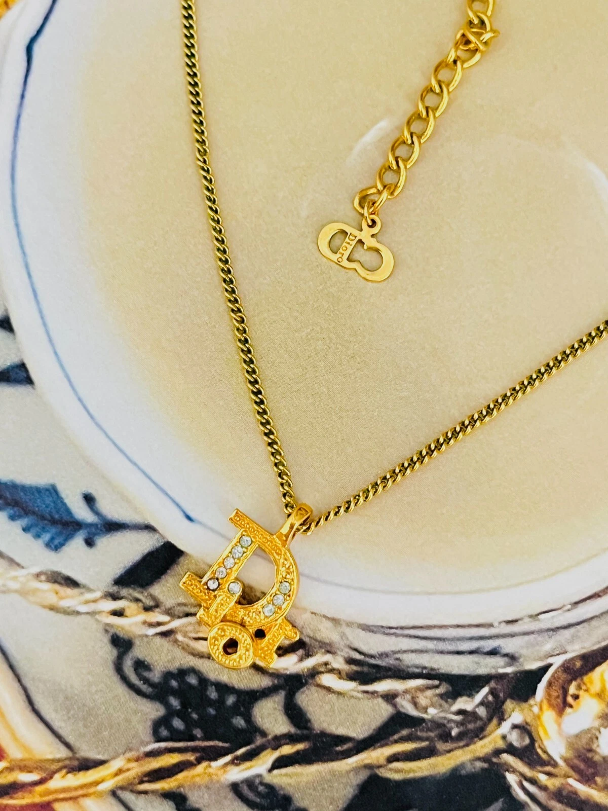 Collana Christian Dior vintage anni 80 obliquo monogramma logo cristalli pendente