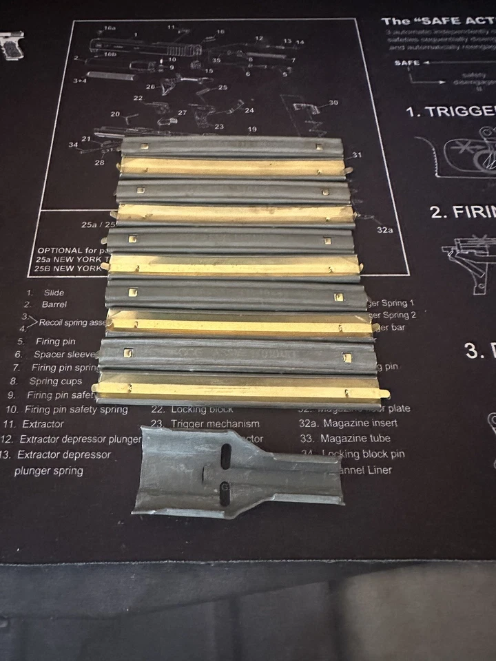 USGI STRIPPER CLIPS WITH SPOON 5.56/.223/300BLK LOT OF 10 w/Speed Loader - Image 2 of 2