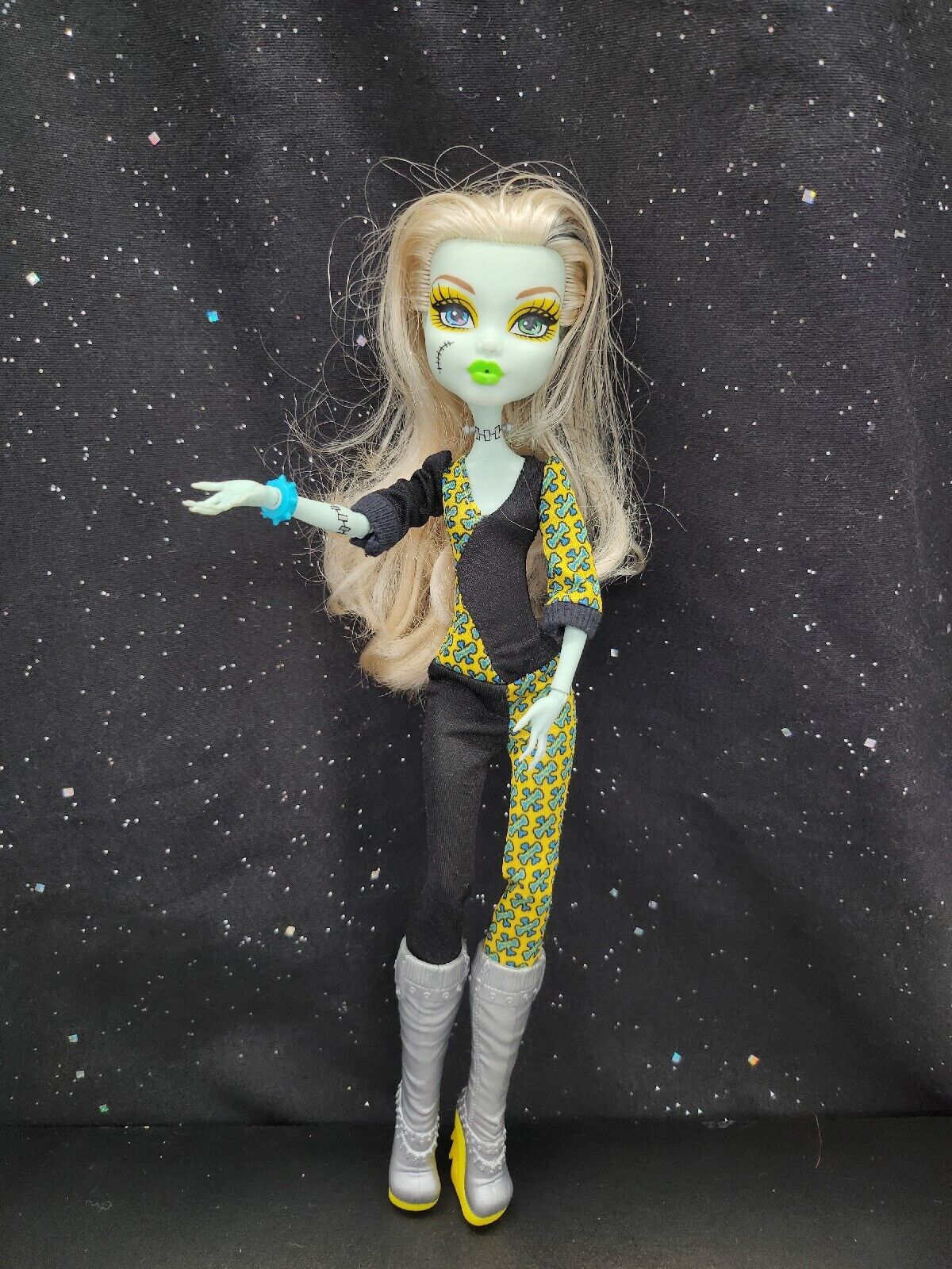 Boneca Monster High Freaky Fusion Frankie Stein Mattel com o