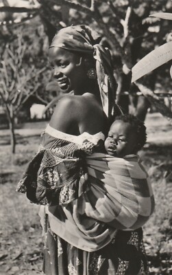 Postcard Guinea. mother and child
