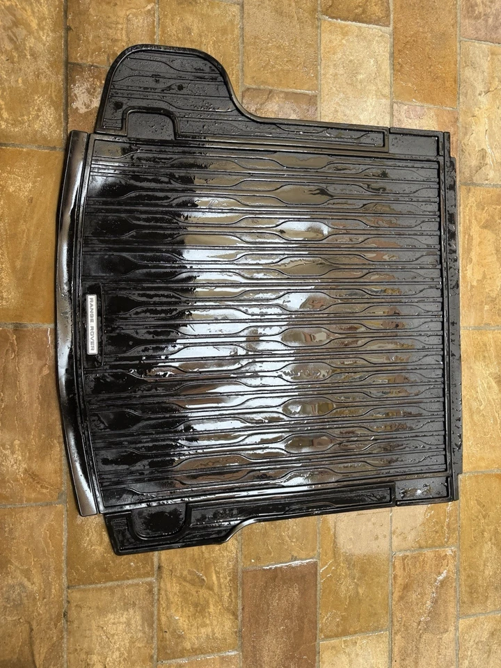 Set Completo Tappetini Range Rover Velar 2017- in gomma+ Tappeto Baule - Immagine 4 di 4