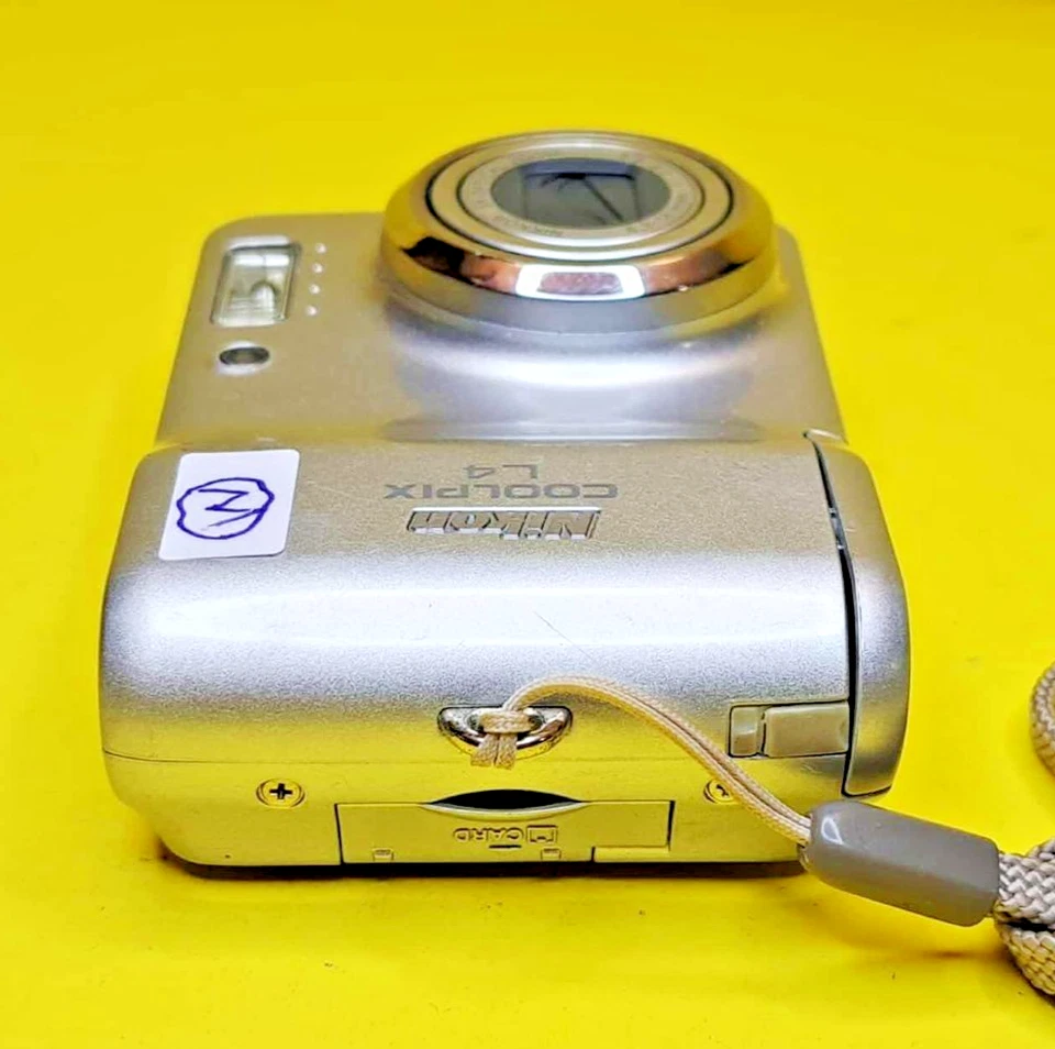 NIKON COOLPIX L4 4MP 2" LCD SCREEN 3X OPTICAL ZOOM COMPACT DIGITAL CAMERA WORKS - Image 2 of 4