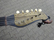 Vecchia chitarra da passeggio cm 102,5 circa