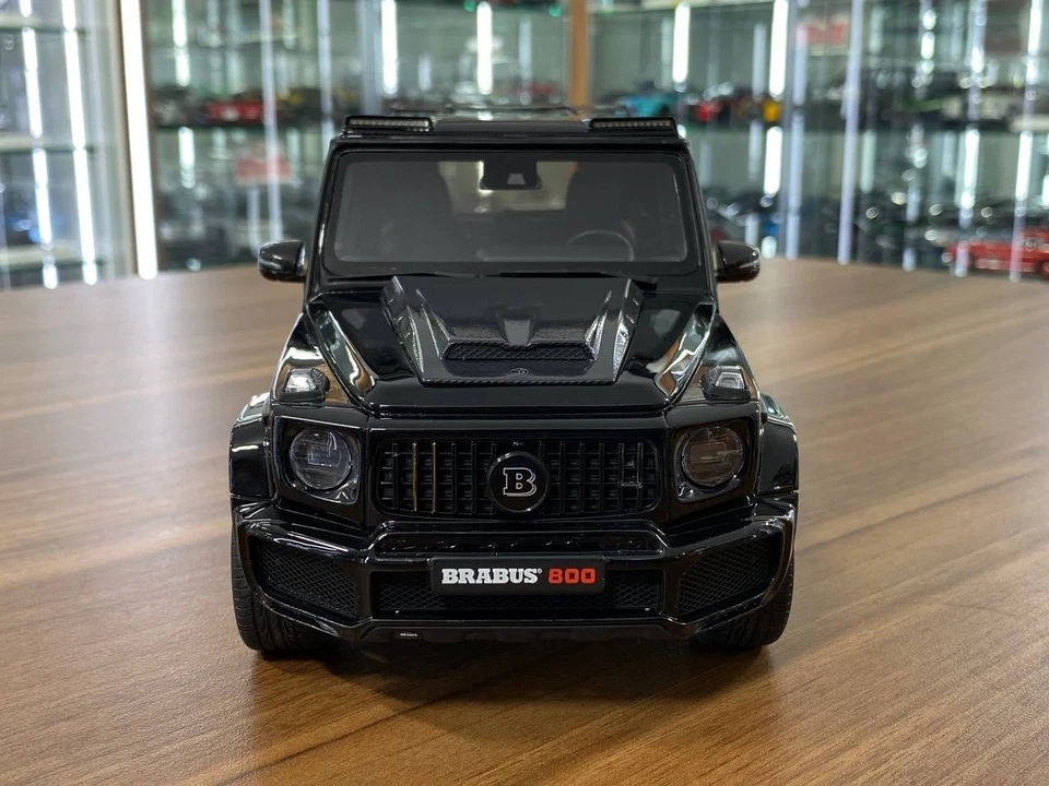 Llanta GT Spirit Mercedes Benz G 63 BRABUS 800 Widestar negra/dorada [resina 1/18] Foto 2 de 4
