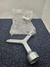 Igiua MKF2 Meter Curb Box Key Triangle Curb Box Wrench