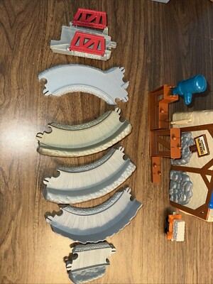 Take Along Thomas: Center Island Quarry Playset!