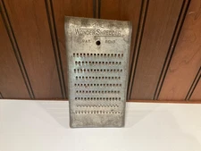 VTG WONDER Metal  Small Hole Grater Shredder Made in the USA Retro Kitchen Deco