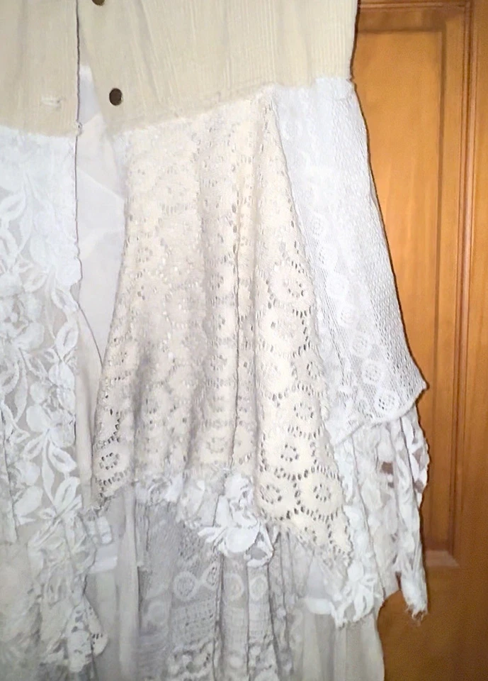 Oli & Hali Women’s Lg Corduroy and Lace Skirted Jacket - Image 4 of 4