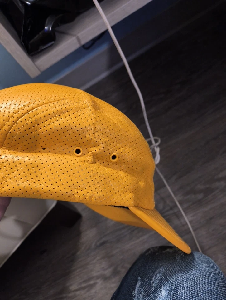 Chapéu de beisebol de couro amarelo Supreme  - Imagem 4 de 4