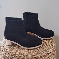 Ann Taylor Loft Womens Black Suede Pull On Clog Boots Elastic Sides Size 7.5