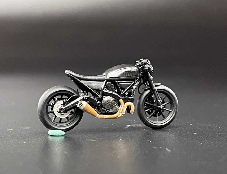 1:64 V4 Motorcycle Motor Bike Model Resin - Image 3 of 4