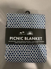 Faherty x Slowtide Picnic Blanket – New in Package | Fish Scale Navy