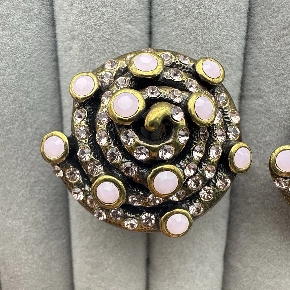 Pendientes Heidi Daus Espiral Rosa Redondo Círculo Omega Bobina Trasera Estrás Cristal Foto 3 de 4