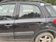 Porte arrière et accessoires Suzuki SX4