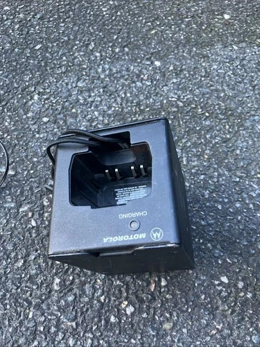 MOTOROLA MOBILE CHARGER RLN 5233 HT 750 /1250 ?