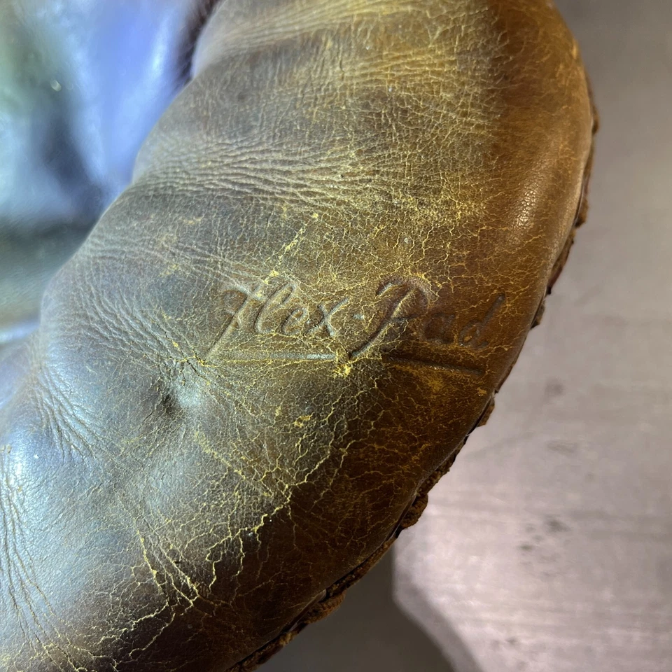 Vintage Macgregor  Baseball Glove Catchers Mitt Gordy Flex-pad RHT G182 - Image 4 of 4