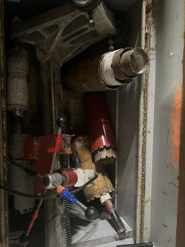 MILWAUKEE 4130 DIAMOND CORE CONCRETE DRILL RIG & 10 ASSRTD BITS ED4U ...