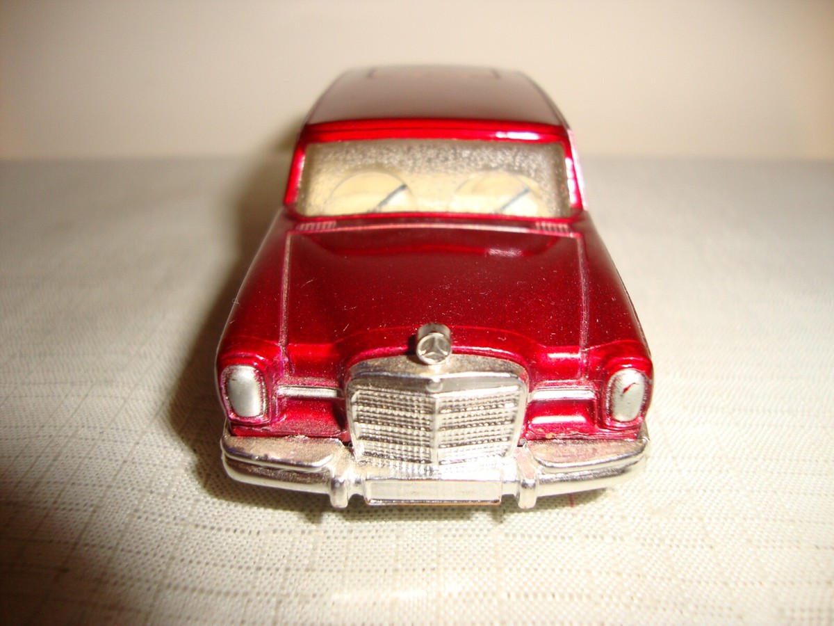 Mercedes Benz 600 Pullman W100 De 1964 - Réédition Corgi 1:50 - Collection Neuve