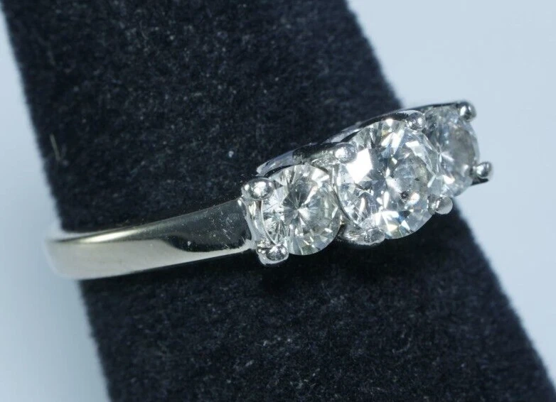 Anillo de 3 piedras de oro blanco/placa de 14 quilates, diamante natural de 1 quilate 3,7 g, tamaño 5,5 MAGICGLO Foto 3 de 4