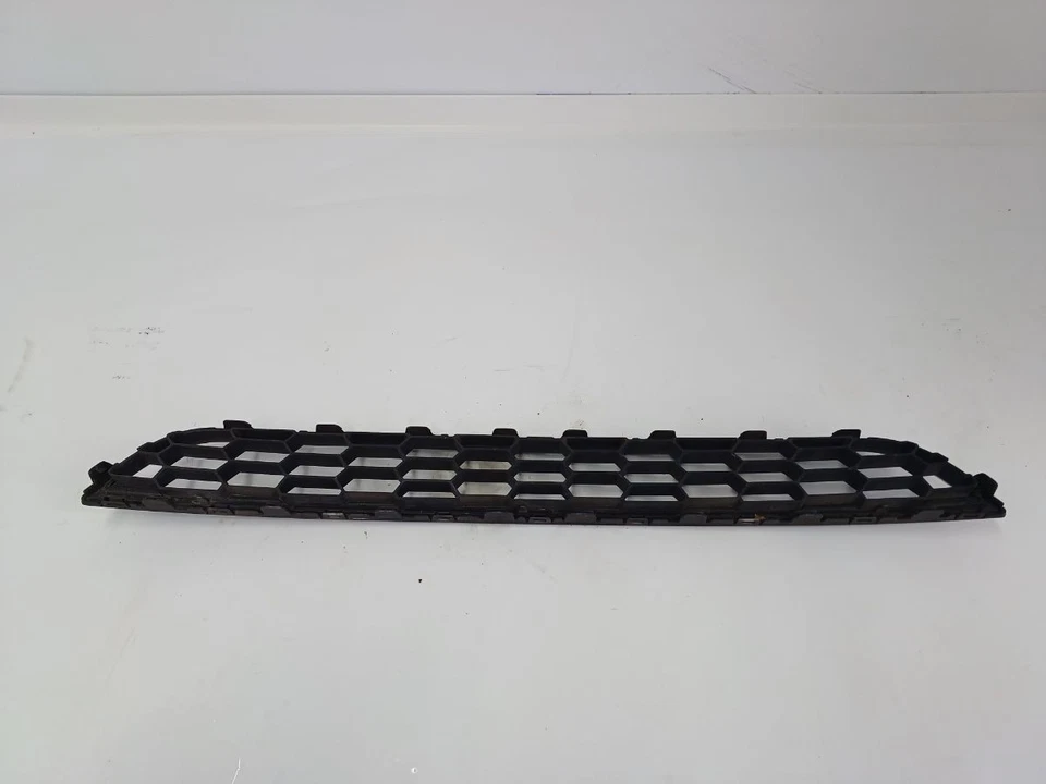 2014 FORD Fiesta 1.0 Petrol Front Lower Grille C1BJ-17K945-AA - Image 4 of 4
