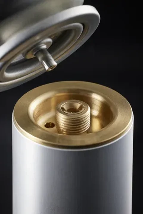 SOTO Hinoto SOD-260 Mini Lanterna a Gas Argento con Custodia Leggera Giappone - Immagine 3 di 4