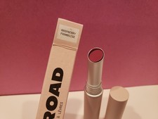 Jones Road  The Lip Tint  Raspberry  0.06 oz  NIB