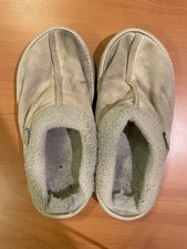 Used beige faux suede slippers with a faux fur lining. size 40-41 250-255