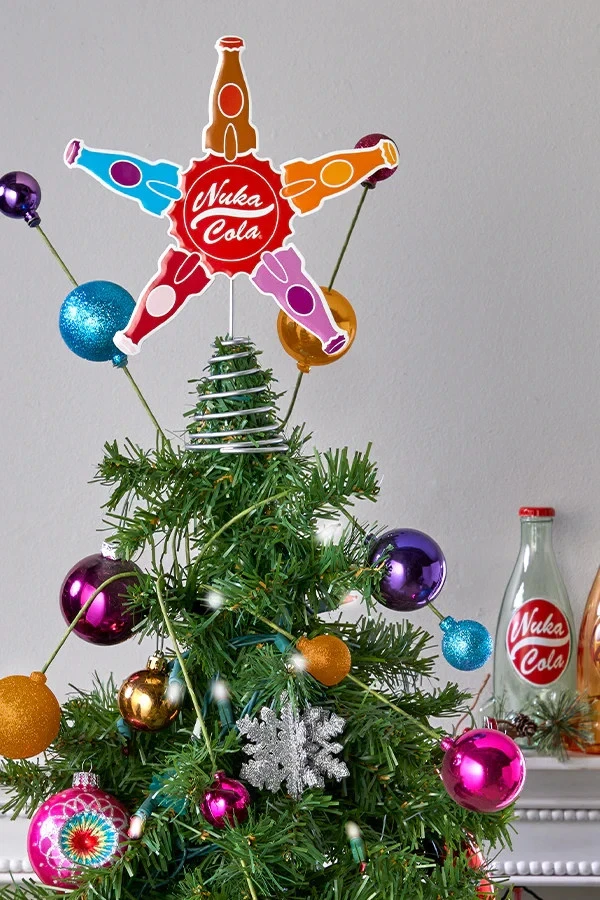 Fallout Nuka Cola X-Mas Set Fizz-tive Garland & Fizz-tive Tree Topper Neu & OVP - Bild 2 von 4