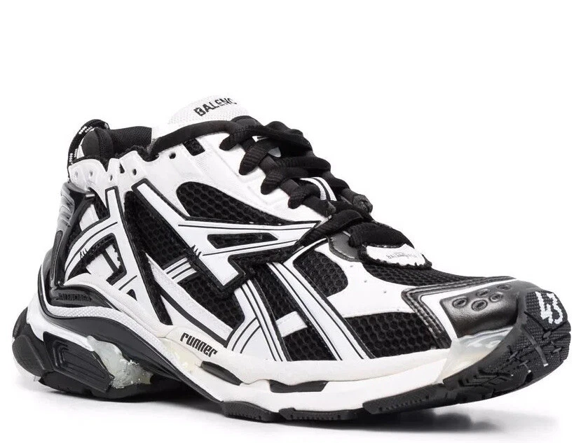 Balenciaga runner deals black and white