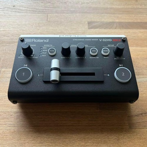 Roland V-02HD MK 2 II Compact Streaming Video Mixer HDMI 10 channel Audio Mixing - 第 1/1 張圖片
